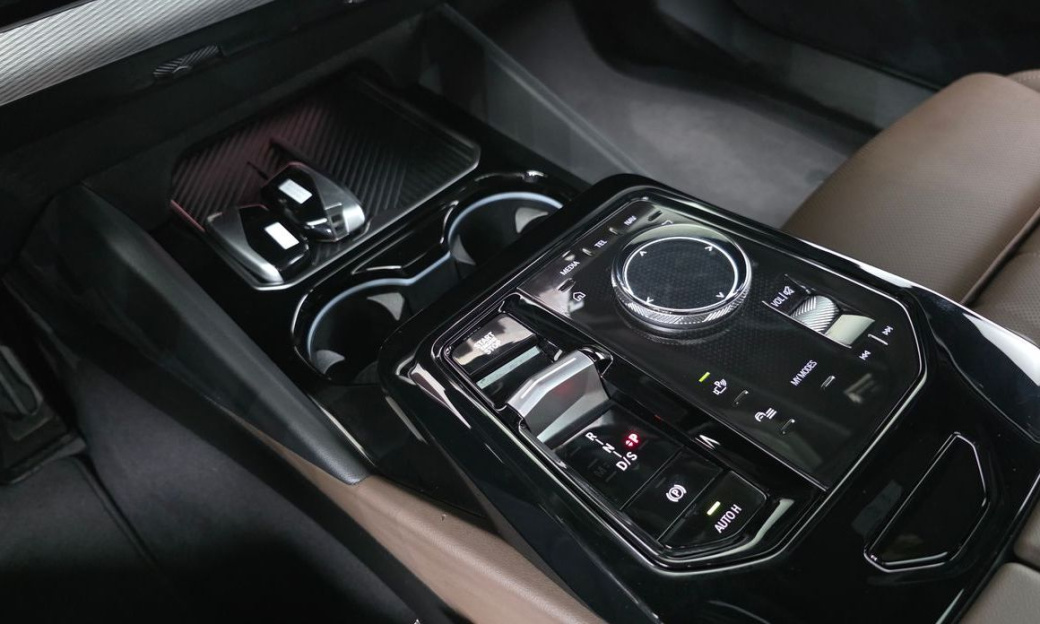 BMW 5-Series 520i M Sport, 2024