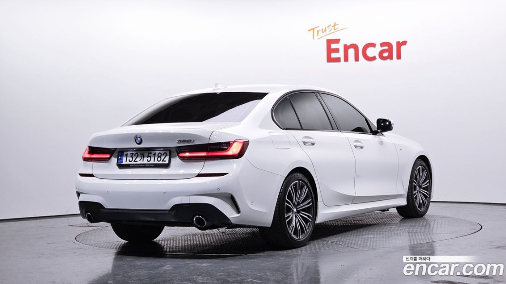BMW 3-Series 320i M Sport, 2022