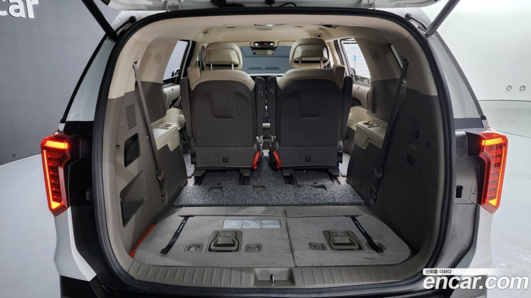 Kia Carnival 7-Seater Signature, 2024