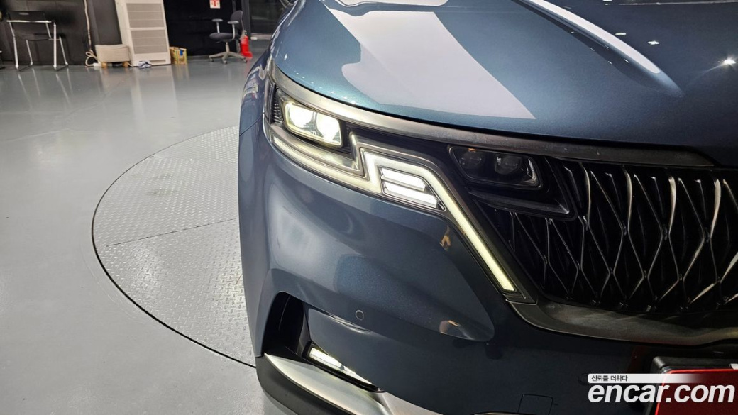Kia Carnival 7-Seater Signature, 2023