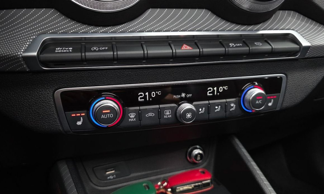 Audi Q2 35 TDI Premium, 2023