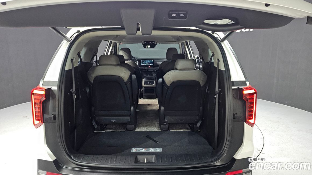 Kia Carnival 9-Seater Noblesse, 2024
