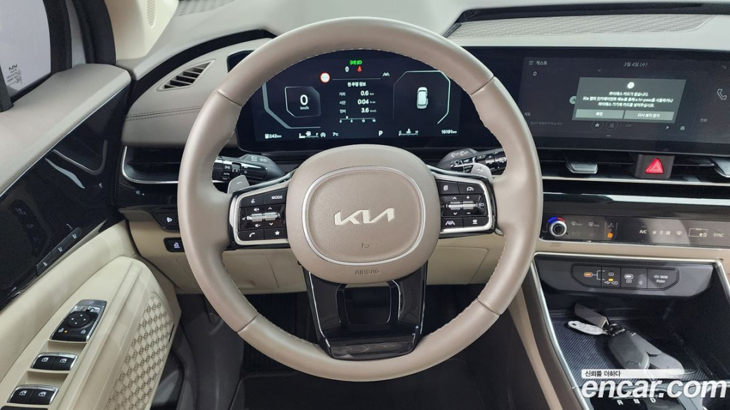 Kia Carnival 7-Seater Gravity, 2025