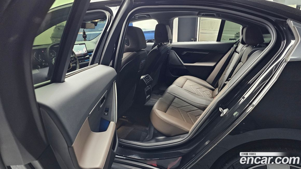 BMW 5-Series 523d, 2024