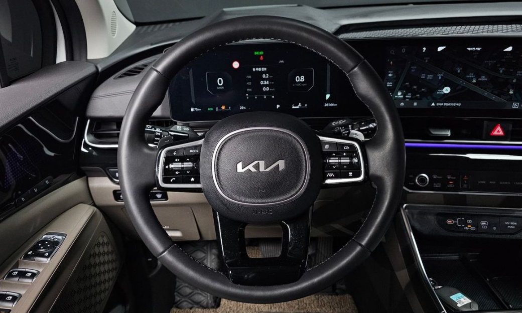 Kia Carnival 7-Seater Signature, 2025