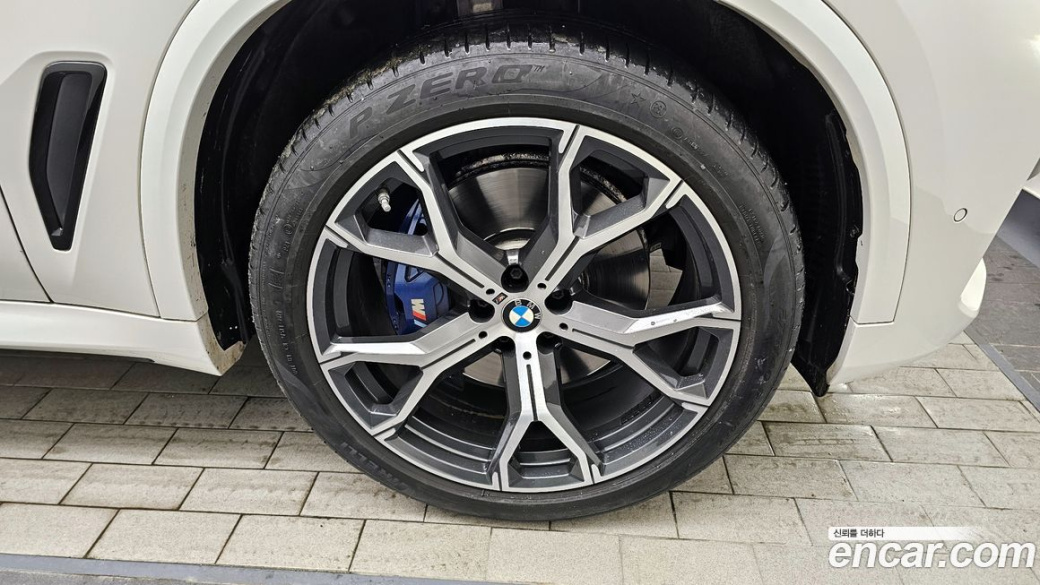 BMW X5 xDrive 40i M Sport, 2022