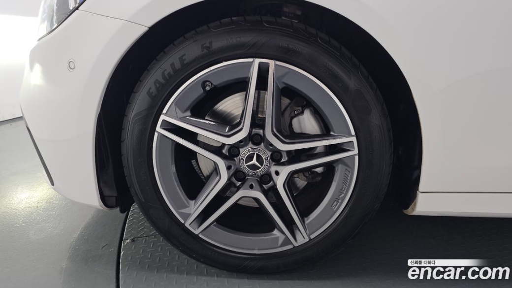 Mercedes-Benz E-Class E250 AMG Line, 2023