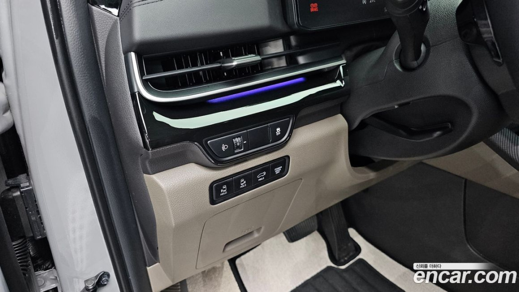 Kia Carnival 9-Seater Gravity, 2025