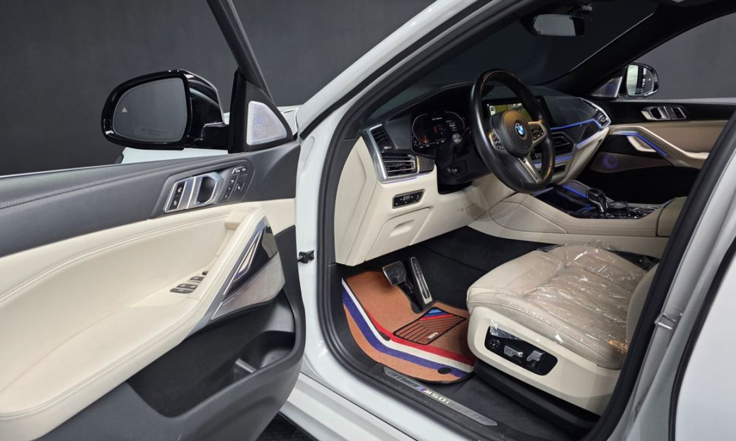 BMW X6 M50i, 2023