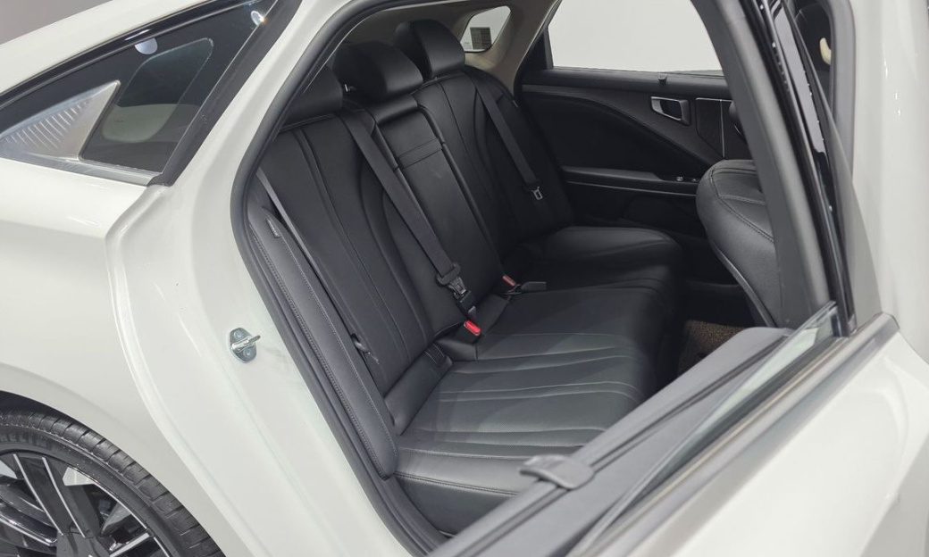 Kia K8 2.5 Gasoline 2WD, 2025