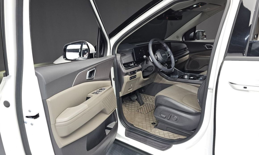 Kia Carnival 7-Seater Noblesse, 2024