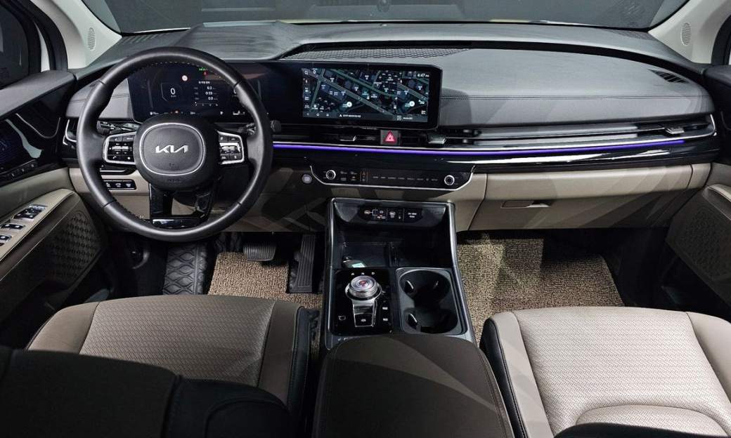Kia Carnival 7-Seater Signature, 2025