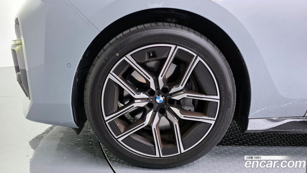 BMW 7-Series 740i xDrive M Sport, 2025