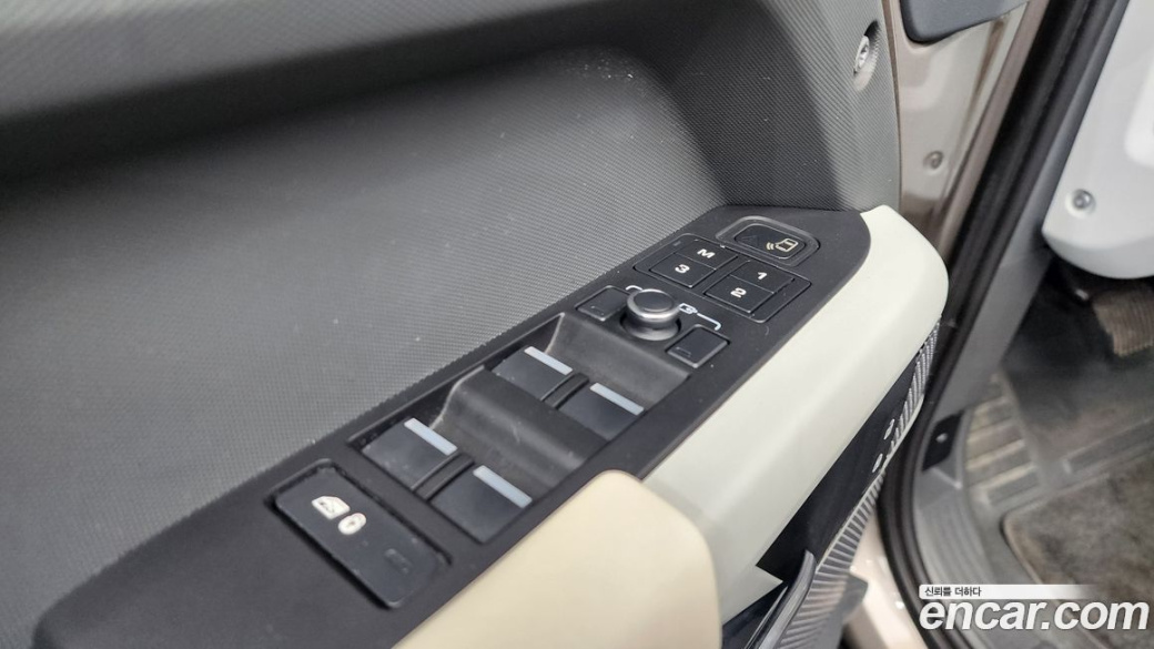 Land Rover Defender 110 D300 HSE, 2023