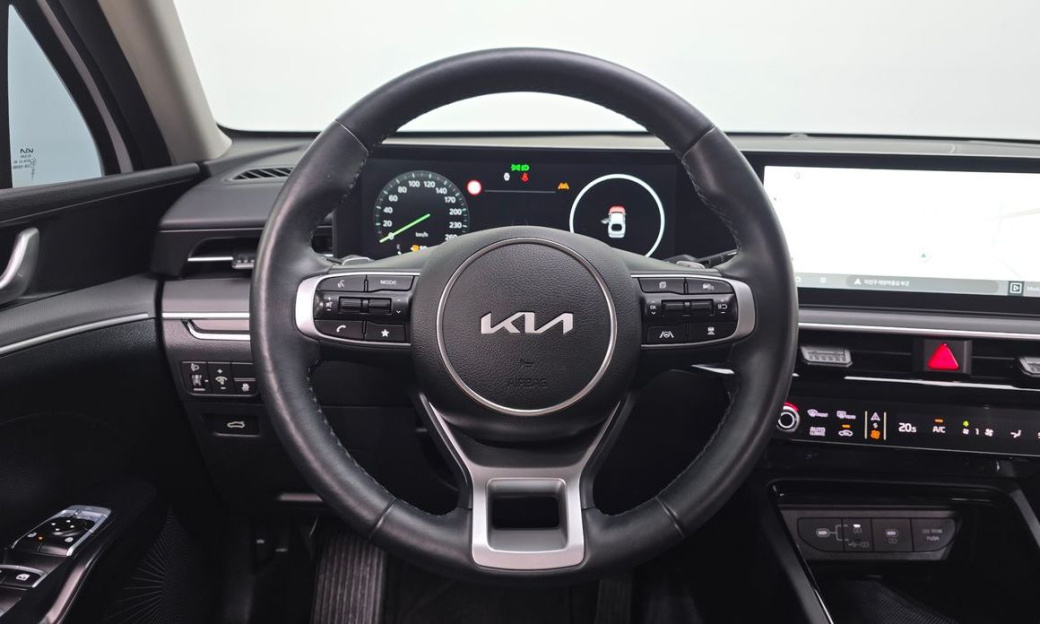 Kia K5 2.0, 2025