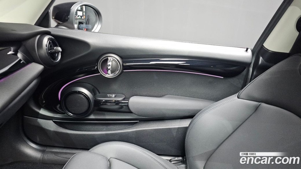 Mini Cooper  , 2024