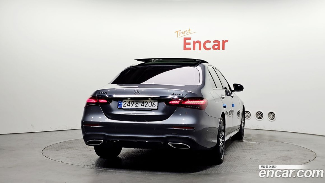 Mercedes-Benz E-Class E350 4MATIC AMG Line, 2023