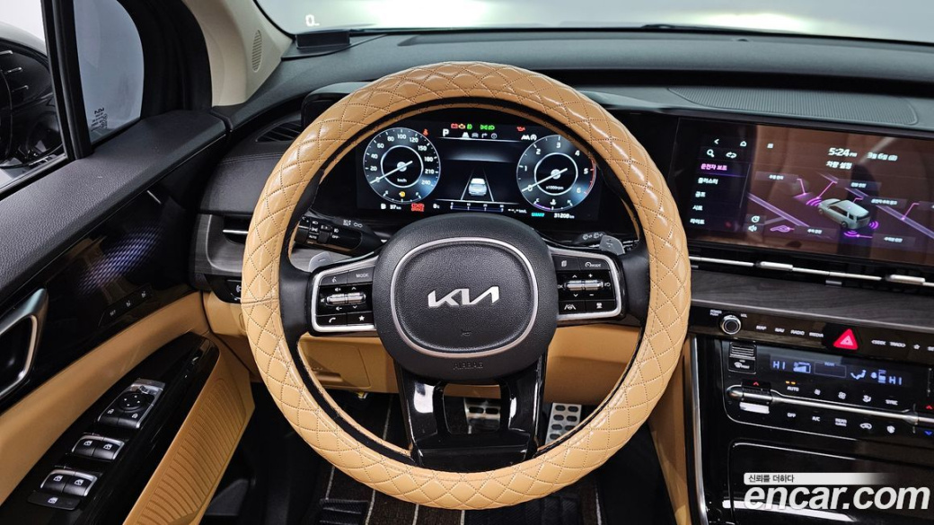 Kia Carnival 7-Seater Signature, 2023