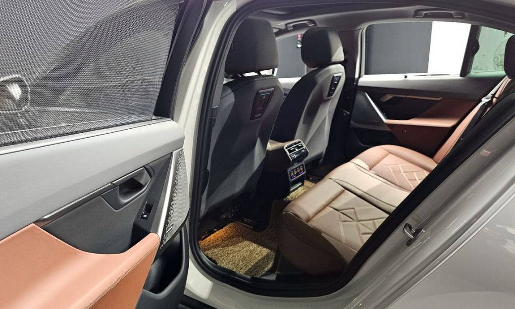 BMW 5-Series 530i xDrive, 2024
