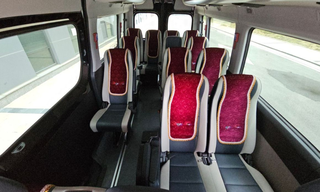 Hyundai Solati 16-seater, 2024
