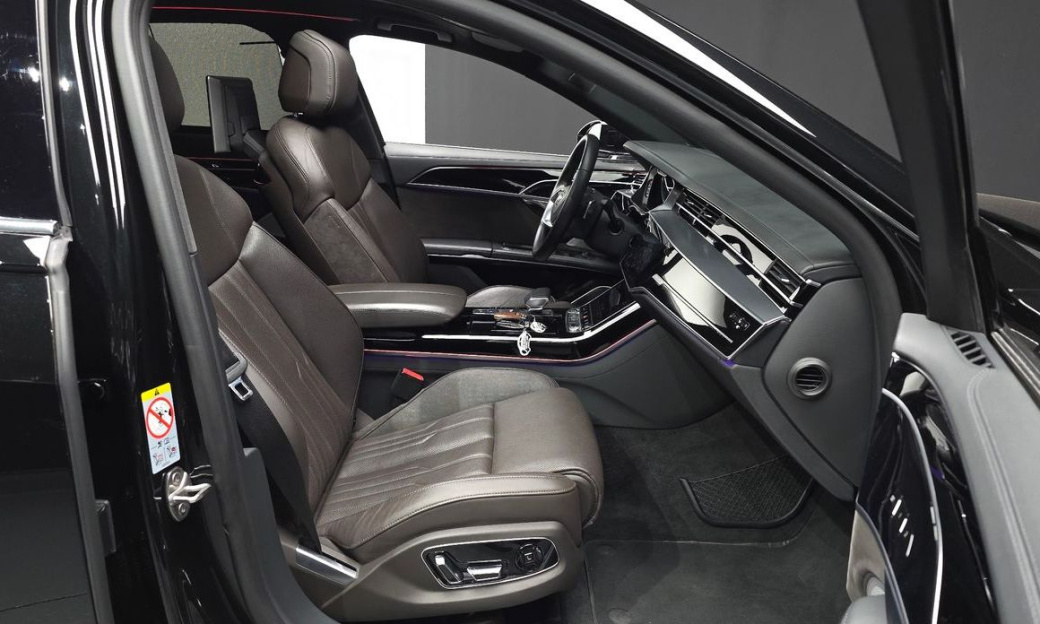 Audi A8 55 TFSI Quattro LWB, 2021