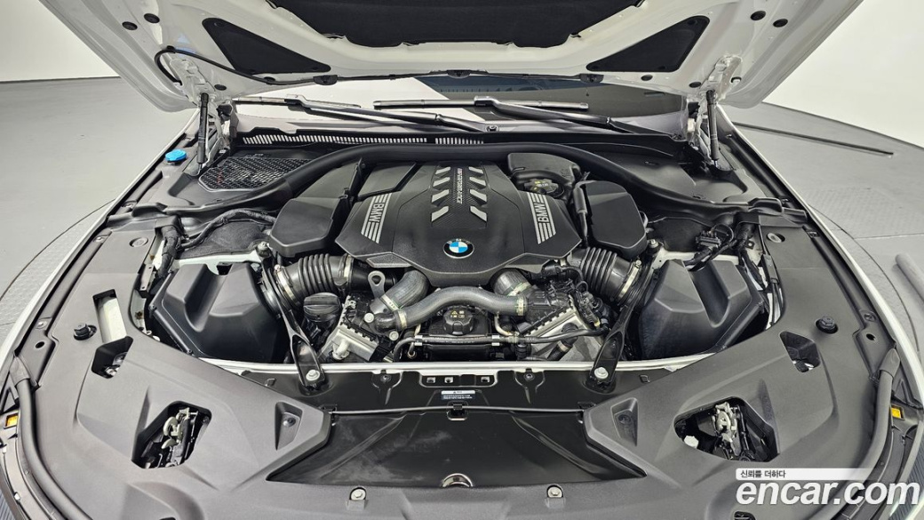 BMW 8-Series M850i xDrive Gran Coupe, 2025