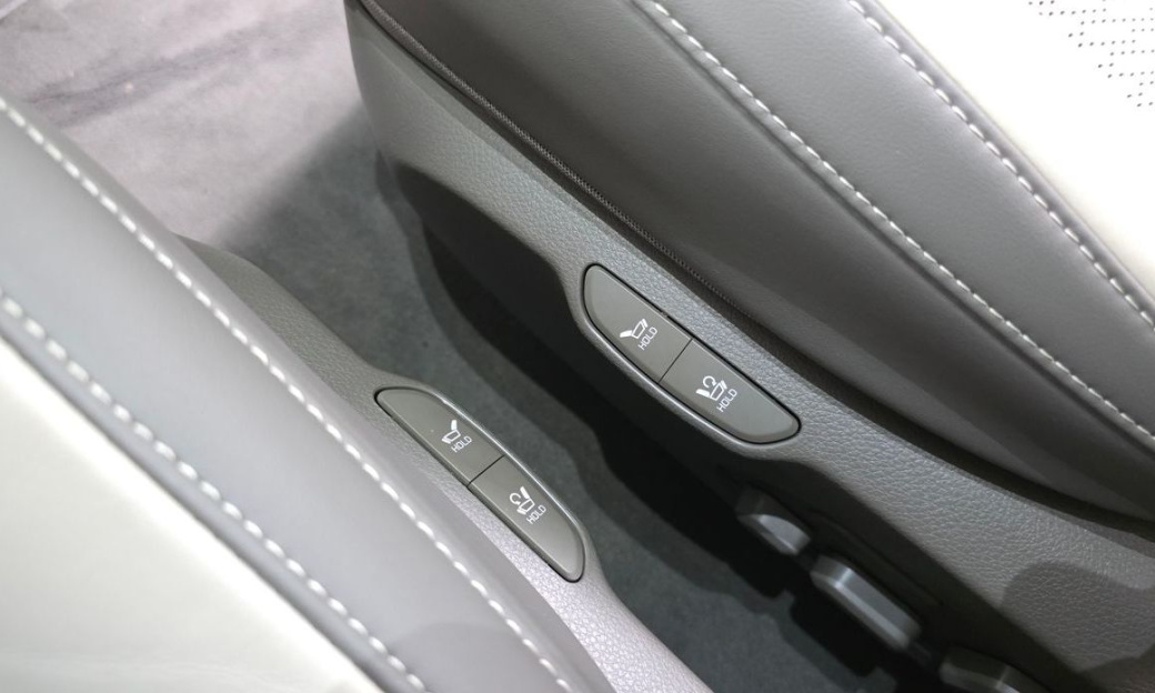 Kia Carnival 7-Seater Gravity, 2025