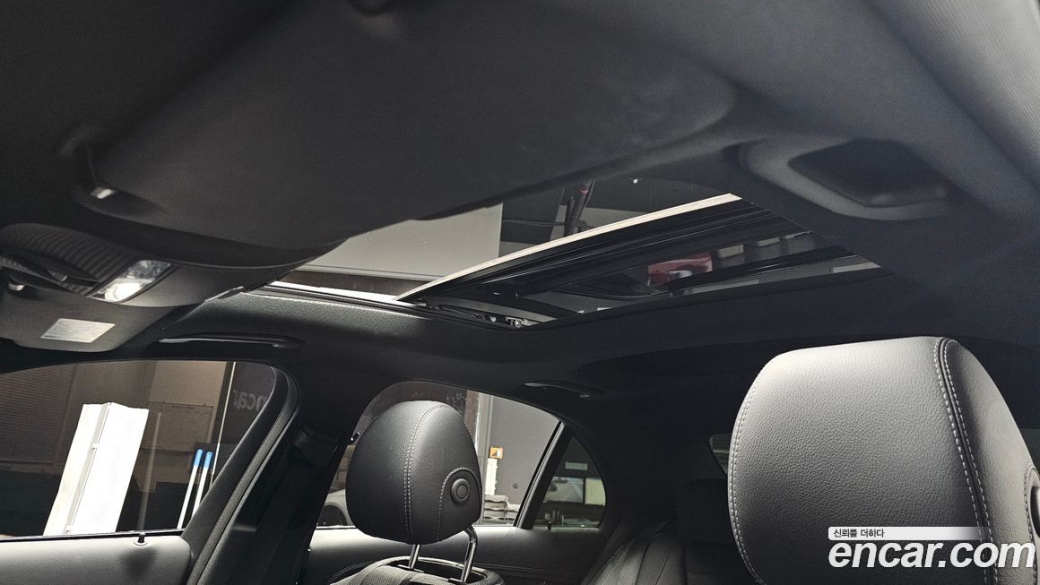 Mercedes-Benz E-Class E350 4MATIC AMG Line, 2023