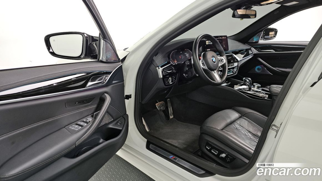 BMW 5-Series 530i M Sport Package, 2023