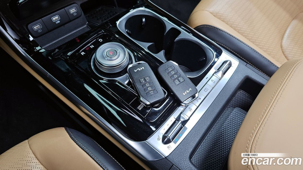 Kia Carnival 7-Seater Signature, 2023