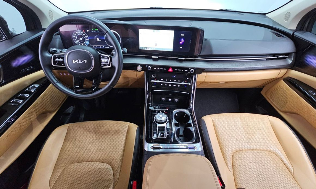 Kia Carnival 9-Seater Signature, 2023