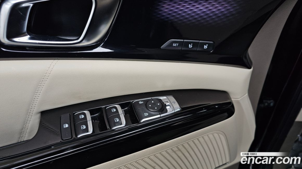 Kia Carnival 9-Seater Signature, 2023