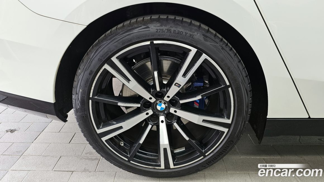 BMW 5-Series 530i xDrive M Sport, 2024