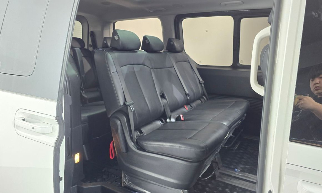 Hyundai Staria Tourer 11-Seater, 2025