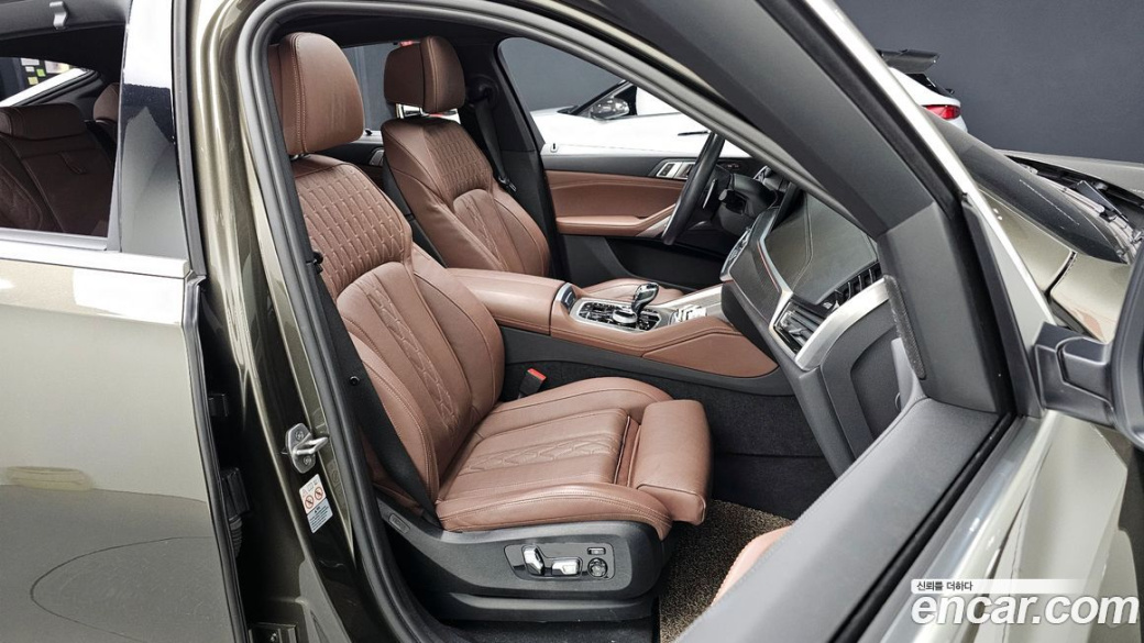 BMW X6 xDrive40i M Sport, 2022