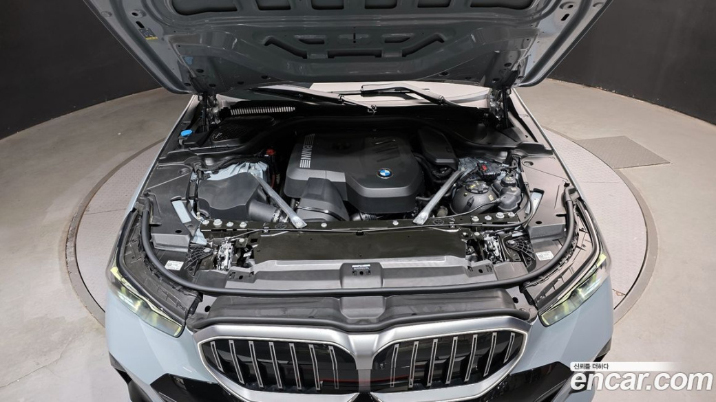 BMW 5-Series 520i M Sport, 2025