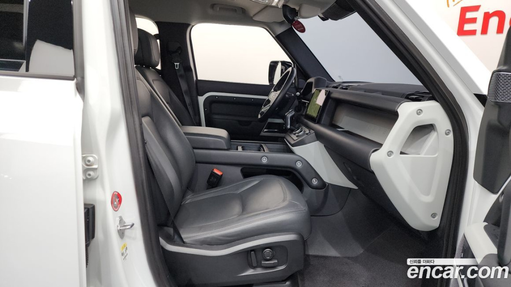 Land Rover Defender 110 D300 HSE, 2023
