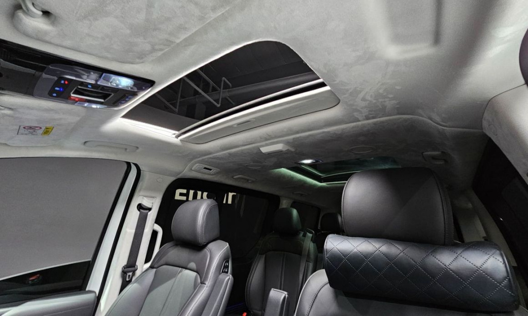 Hyundai Staria 4WD Lounge 9-Seater, 2025