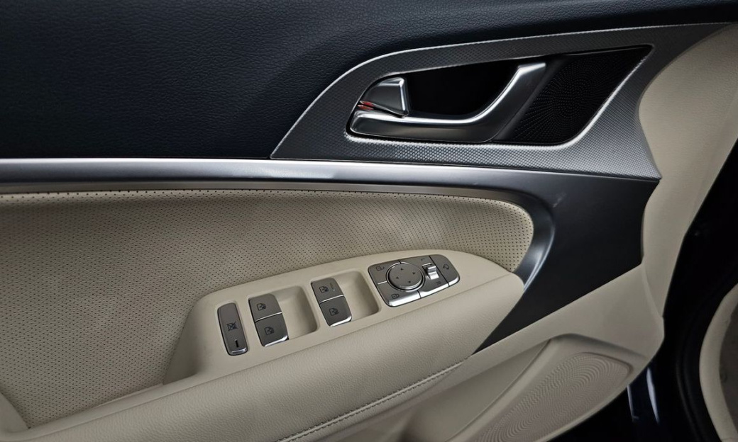 Genesis G70 Gasoline 2.5T 4WD, 2025