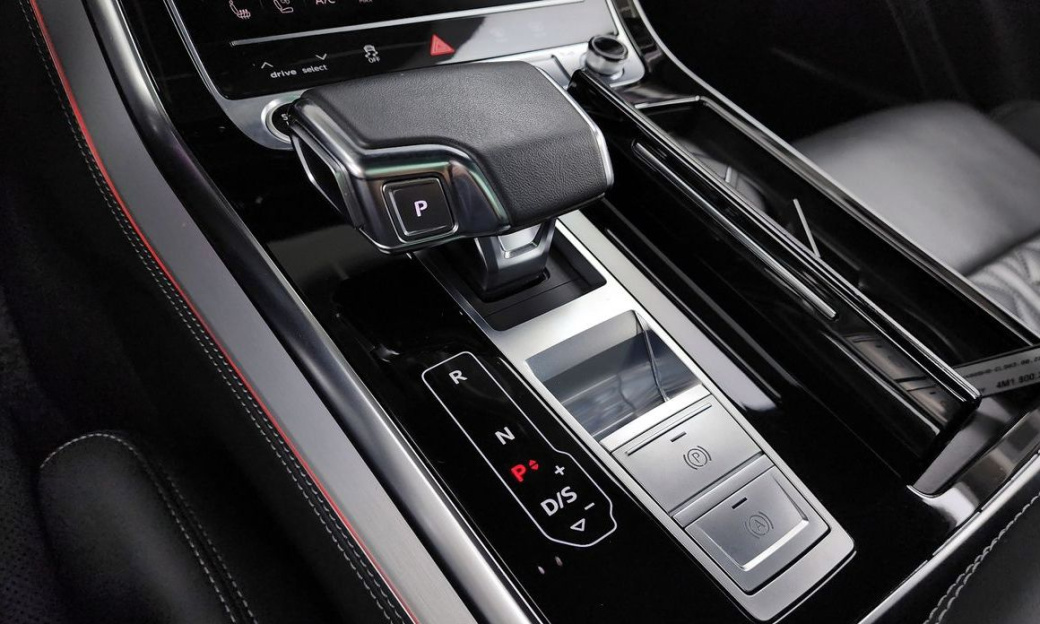 Audi Q7 55 TFSI Quattro Premium, 2023