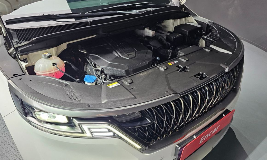 Kia Carnival 9-Seater Hi-Limousine, 2022
