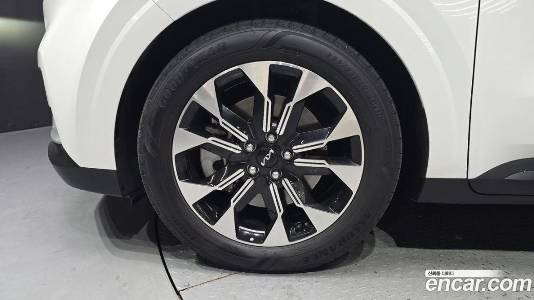 Kia Carnival 9-Seater Hi-Limousine(Special Vehicle), 2023