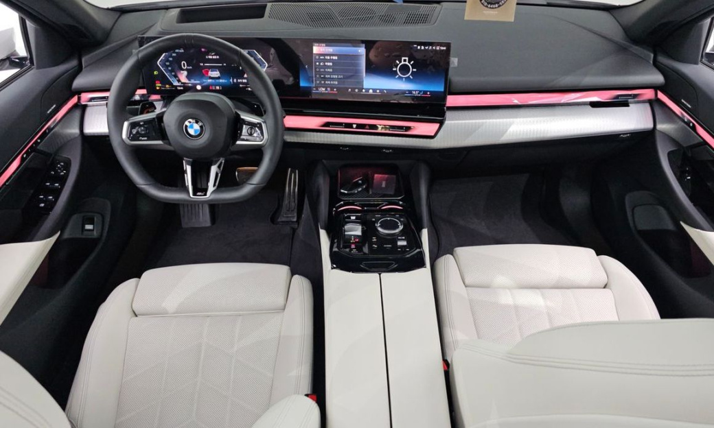 BMW 5-Series 520i M Sport, 2025
