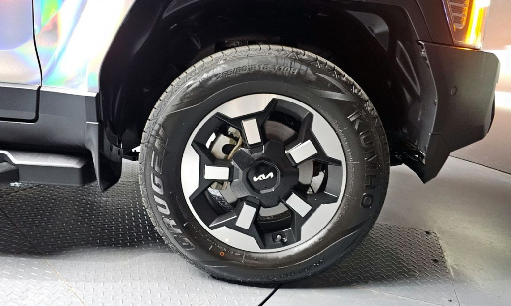 Kia Tasman 2.5T Gasoline 4WD, 2026