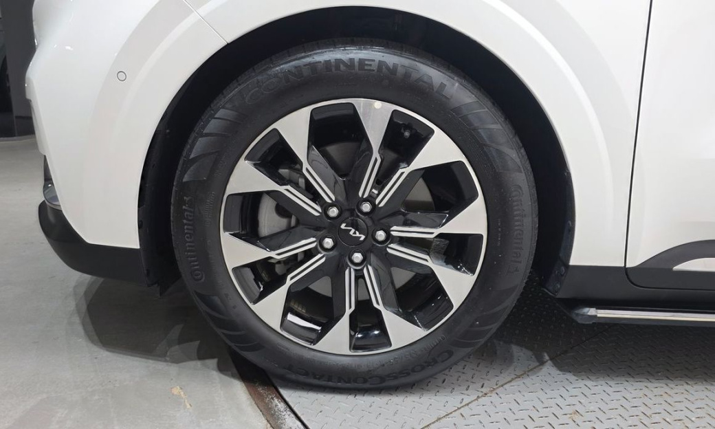 Kia Carnival 9-Seater Signature, 2023