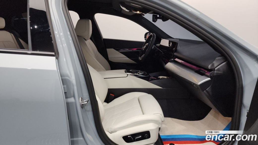 BMW 5-Series 520i M Sport, 2025