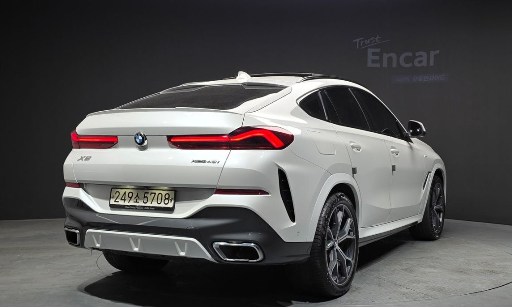 BMW X6 xDrive40i M Sport, 2022