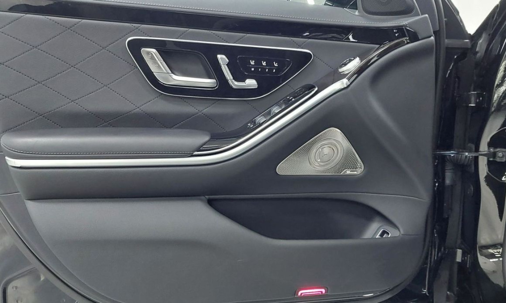 Mercedes-Benz S-Class S500 4MATIC, 2026