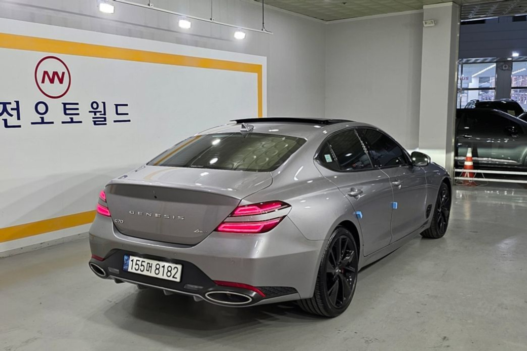 Genesis G70 Gasoline 2.0T 4WD, 2022