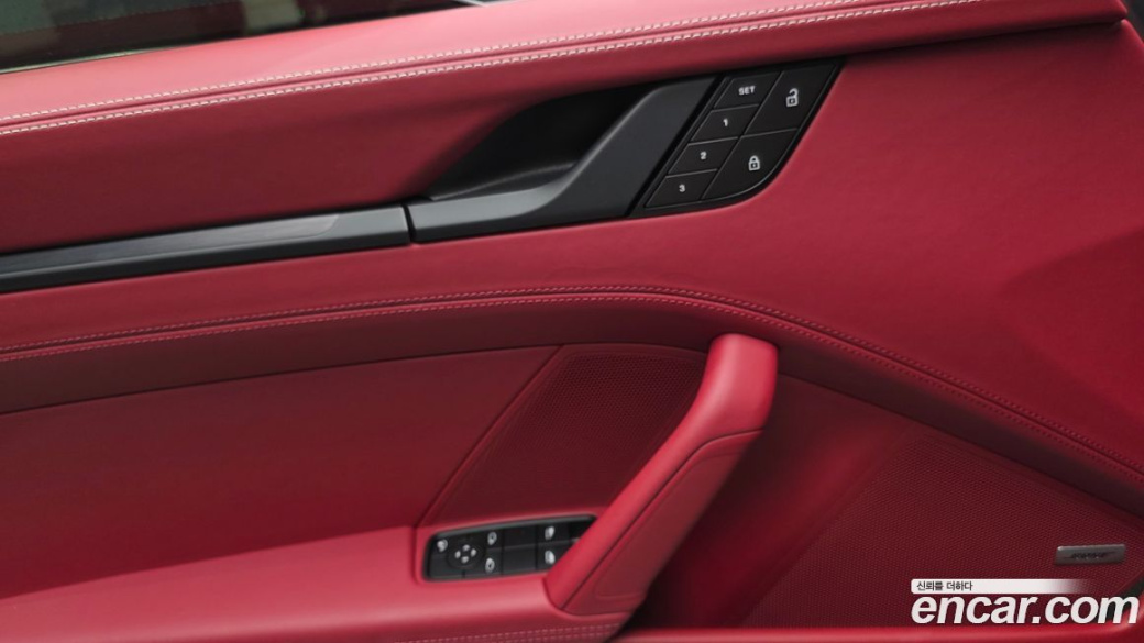 Porsche 911 Carrera 4 GTS, 2022